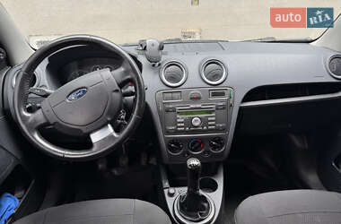 Хетчбек Ford Fusion 2011 в 