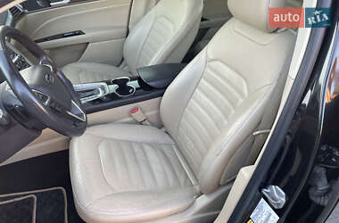 Седан Ford Fusion 2013 в 