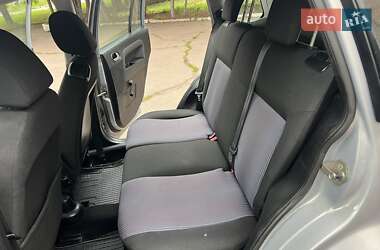 Хэтчбек Ford Fusion 2011 в 