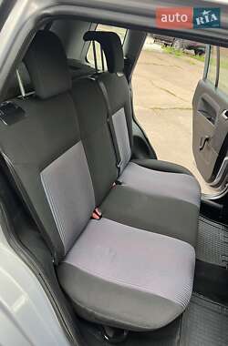 Хэтчбек Ford Fusion 2011 в 