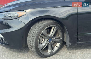 Седан Ford Fusion 2016 в 