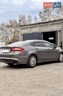 Седан Ford Fusion 2014 в 