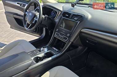 Седан Ford Fusion 2020 в 