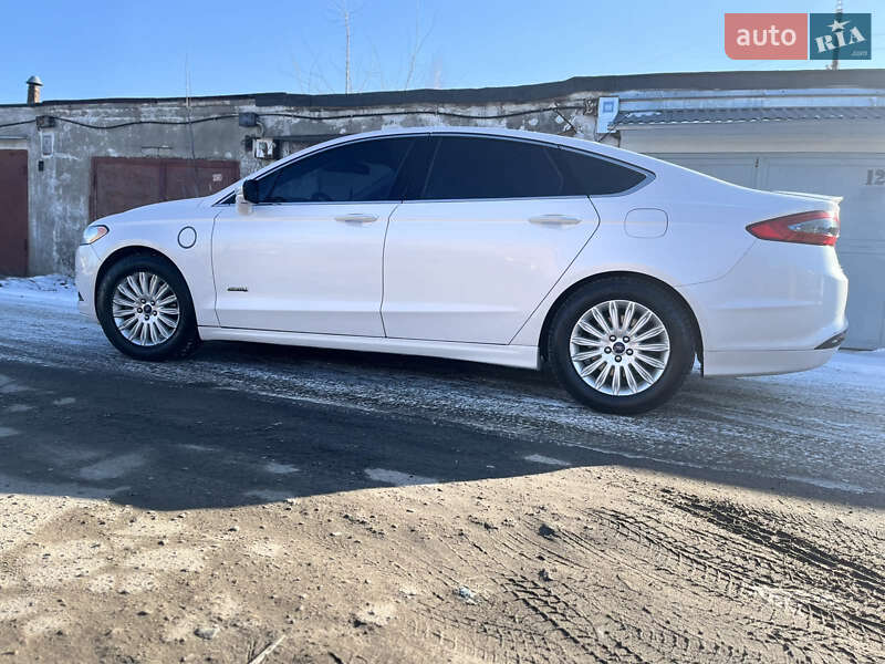 Седан Ford Fusion 2013 в Рівному