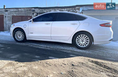 Седан Ford Fusion 2013 в 