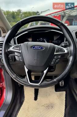 Седан Ford Fusion 2017 в 