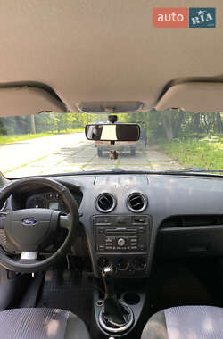 Хэтчбек Ford Fusion 2010 в 