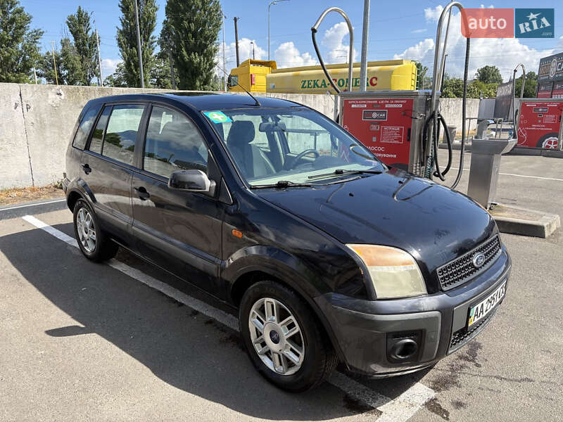 Хэтчбек Ford Fusion 2007 в 
