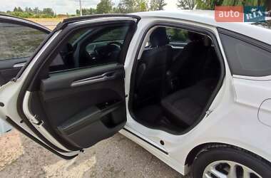 Седан Ford Fusion 2014 в 