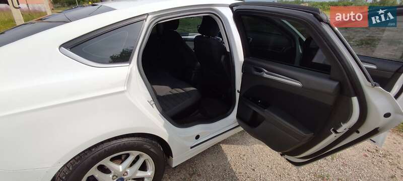 Седан Ford Fusion 2014 в Чернігові