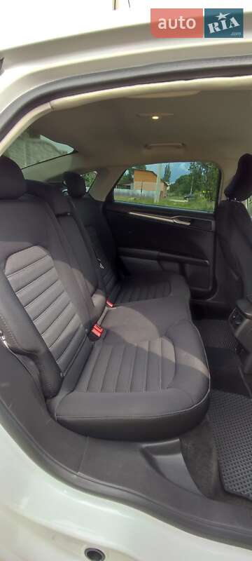 Седан Ford Fusion 2014 в Чернігові