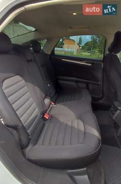 Седан Ford Fusion 2014 в 