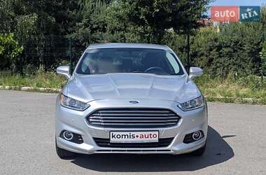 Седан Ford Fusion 2015 в 