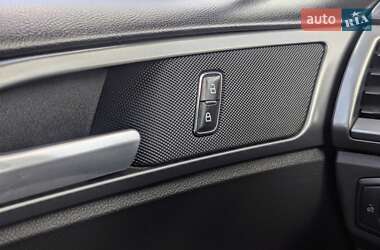 Седан Ford Fusion 2015 в 