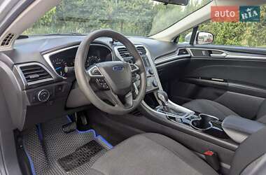 Седан Ford Fusion 2015 в 