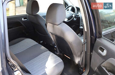 Хэтчбек Ford Fusion 2009 в 