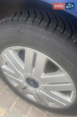 Хэтчбек Ford Fusion 2007 в 