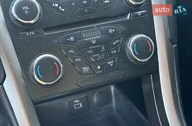 Седан Ford Fusion 2017 в 
