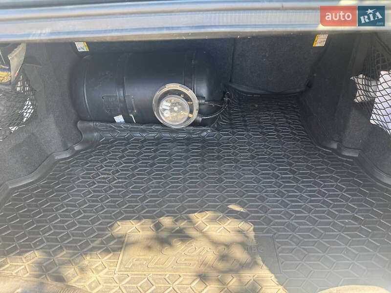 Седан Ford Fusion 2014 в Черкассах