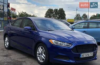 Седан Ford Fusion 2015 в 
