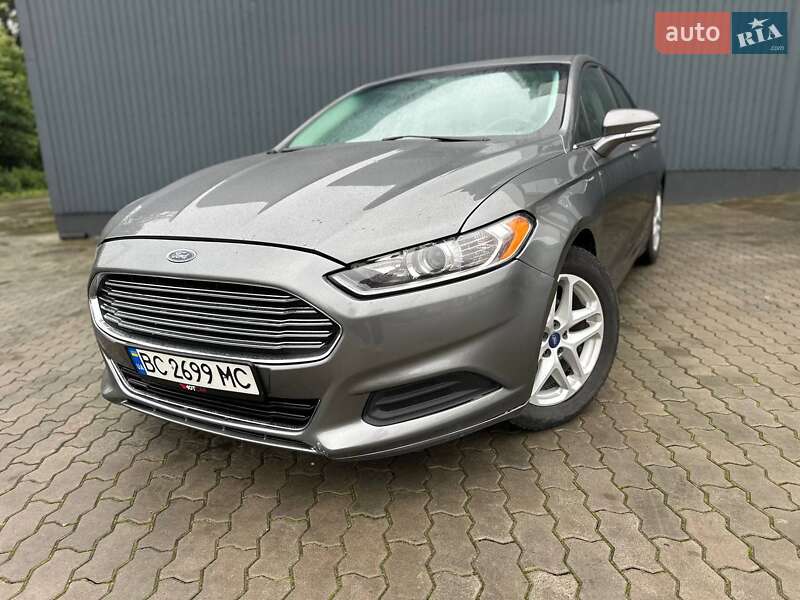 Седан Ford Fusion 2013 в Стрию
