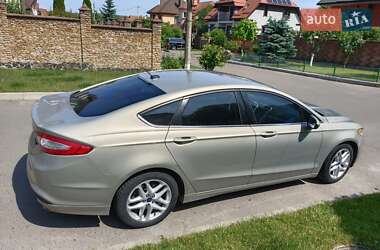 Седан Ford Fusion 2015 в 