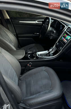 Седан Ford Fusion 2013 в 