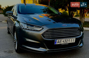 Седан Ford Fusion 2013 в 