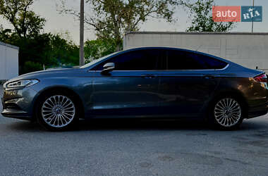 Седан Ford Fusion 2013 в 