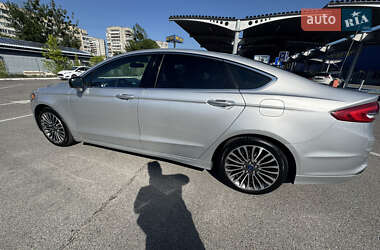 Седан Ford Fusion 2017 в 