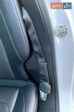 Седан Ford Fusion 2019 в 