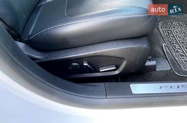 Седан Ford Fusion 2019 в 