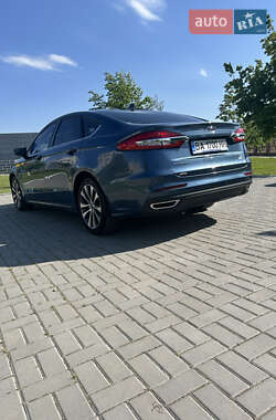 Седан Ford Fusion 2019 в 