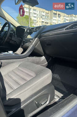 Седан Ford Fusion 2019 в 