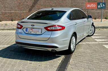 Седан Ford Fusion 2014 в 