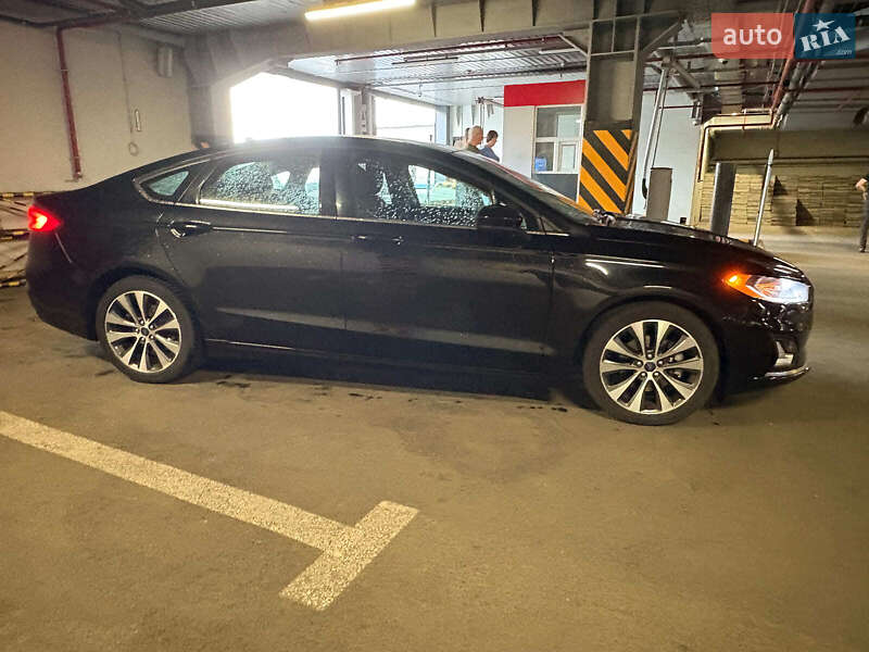Седан Ford Fusion 2019 в Харкові