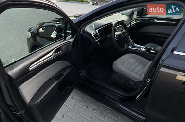 Седан Ford Fusion 2014 в 