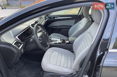Седан Ford Fusion 2014 в 