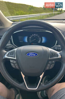 Седан Ford Fusion 2020 в 