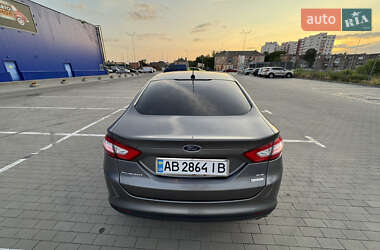 Седан Ford Fusion 2013 в 