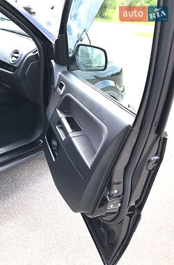 Хэтчбек Ford Fusion 2011 в 