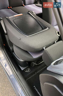 Хэтчбек Ford Fusion 2011 в 