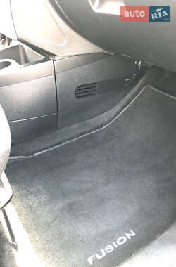 Хэтчбек Ford Fusion 2011 в 