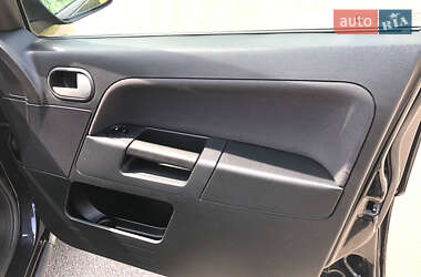 Хэтчбек Ford Fusion 2011 в 