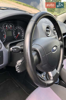 Хэтчбек Ford Fusion 2011 в 