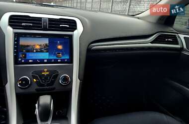 Седан Ford Fusion 2014 в 