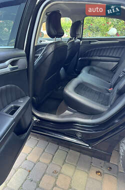 Седан Ford Fusion 2019 в 