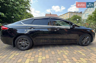 Седан Ford Fusion 2019 в 