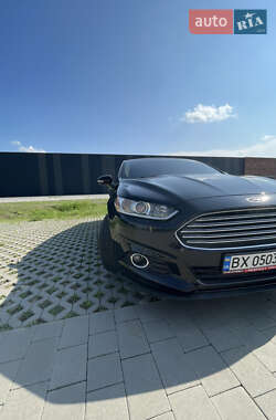 Седан Ford Fusion 2015 в 