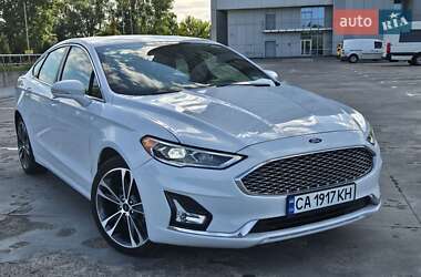 Седан Ford Fusion 2019 в 